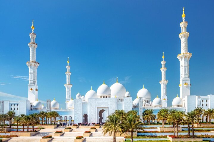 Experience the stunning architecture and rich cultural heritage of Abu Dhabi where every corner presents a new wonder and an unforgettable story waiting to be explored.